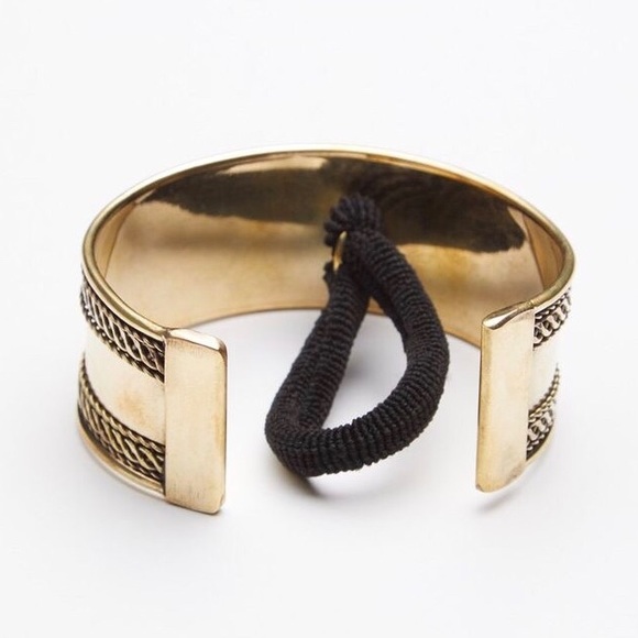 NWT Free People Engraved Bun Cuff Gold - Picture 8 of 8